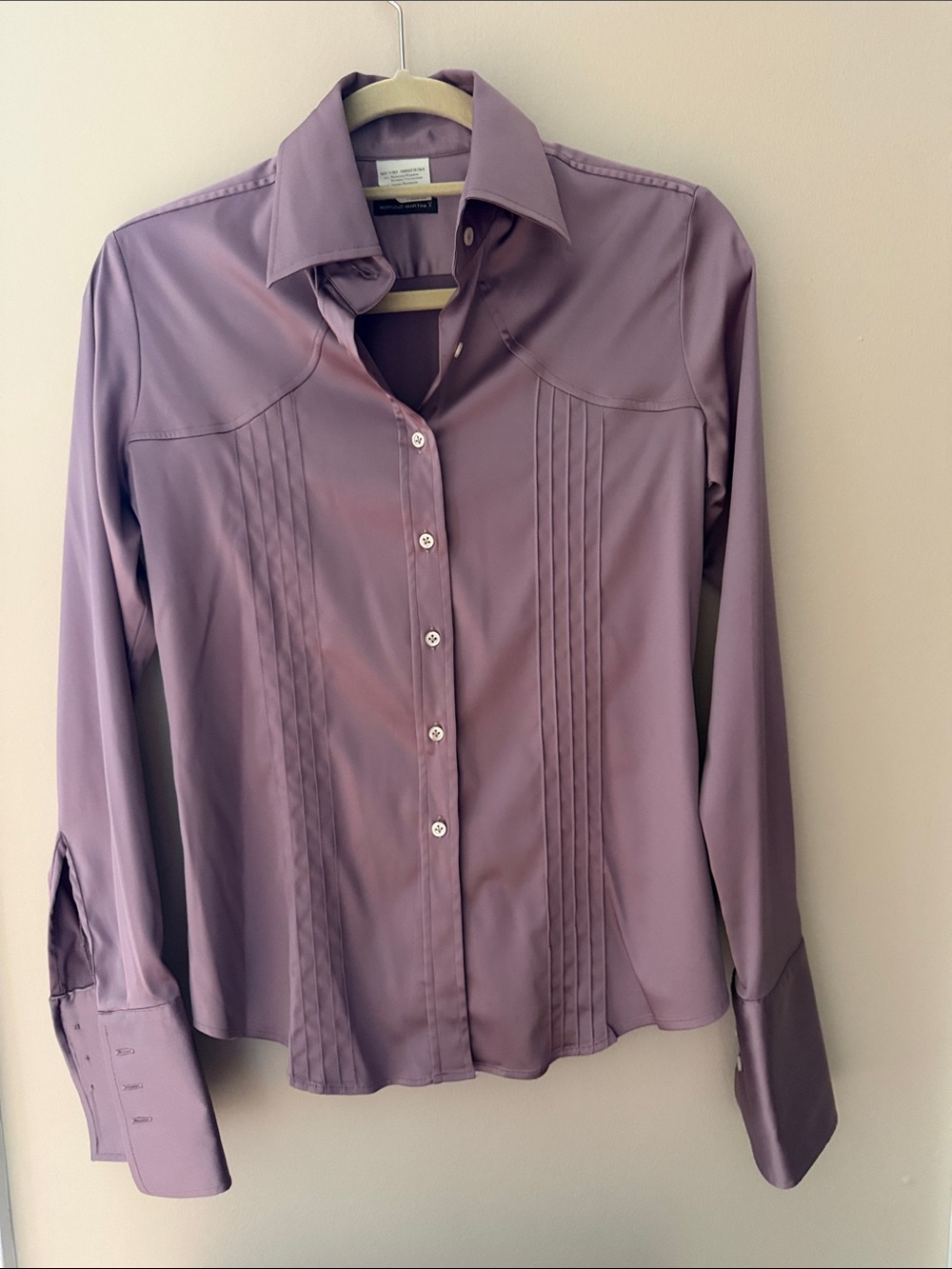 Tailored Lavender stainèe Pintuck Button-Down Shirt - Classic Collared Style